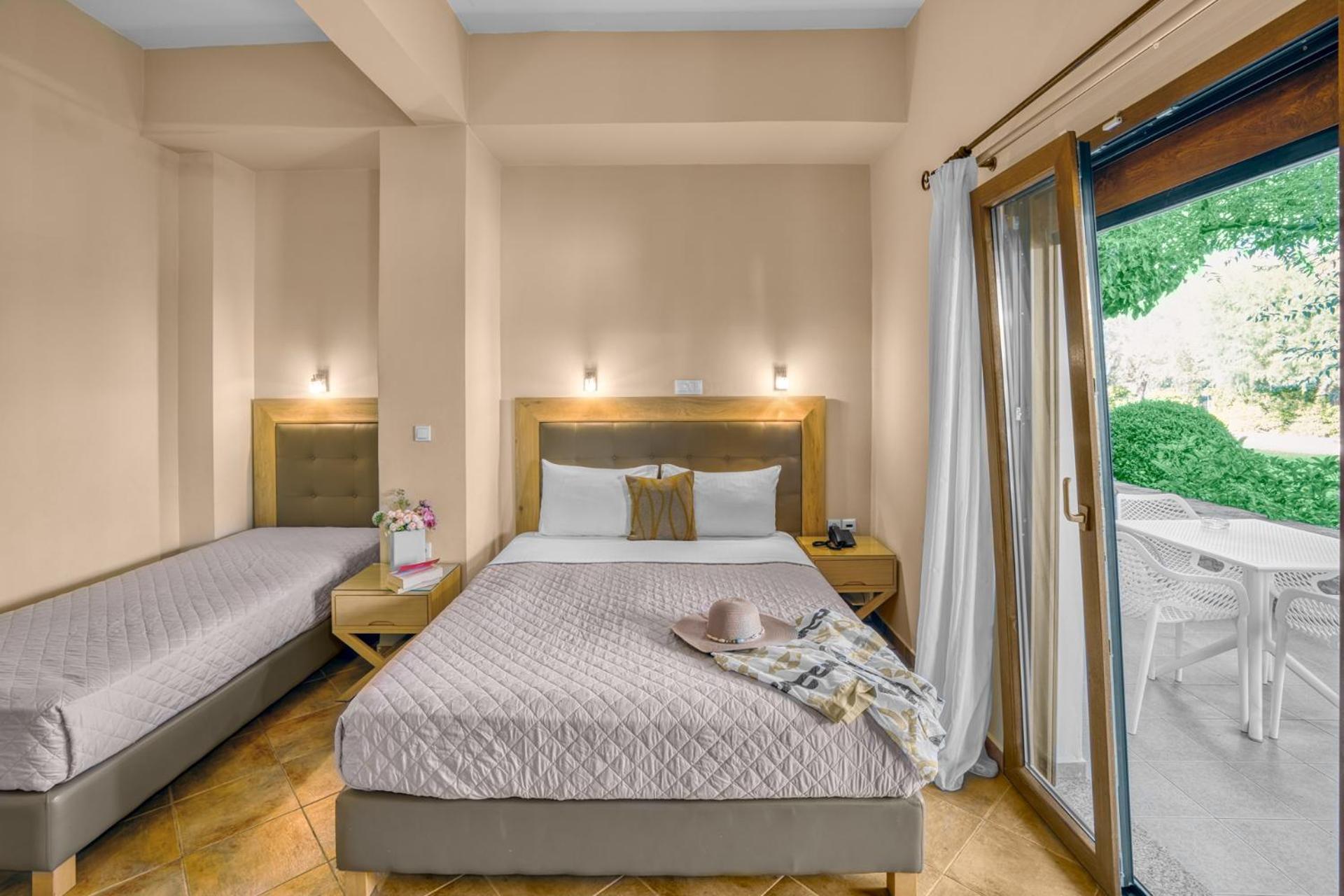 Platy Beach Hotel Bagian luar foto