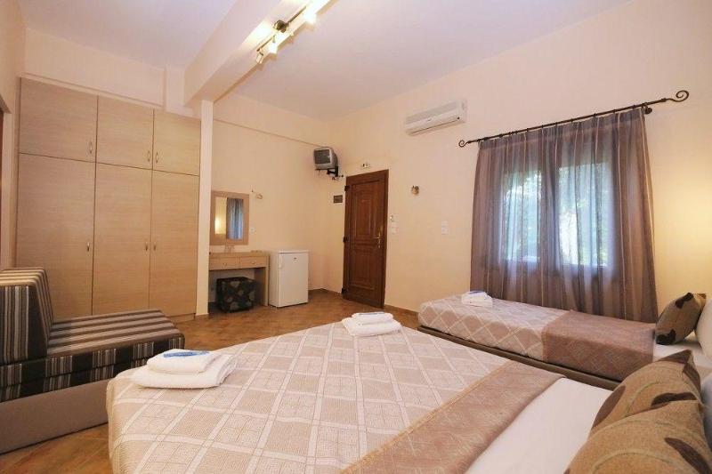 Platy Beach Hotel Bagian luar foto